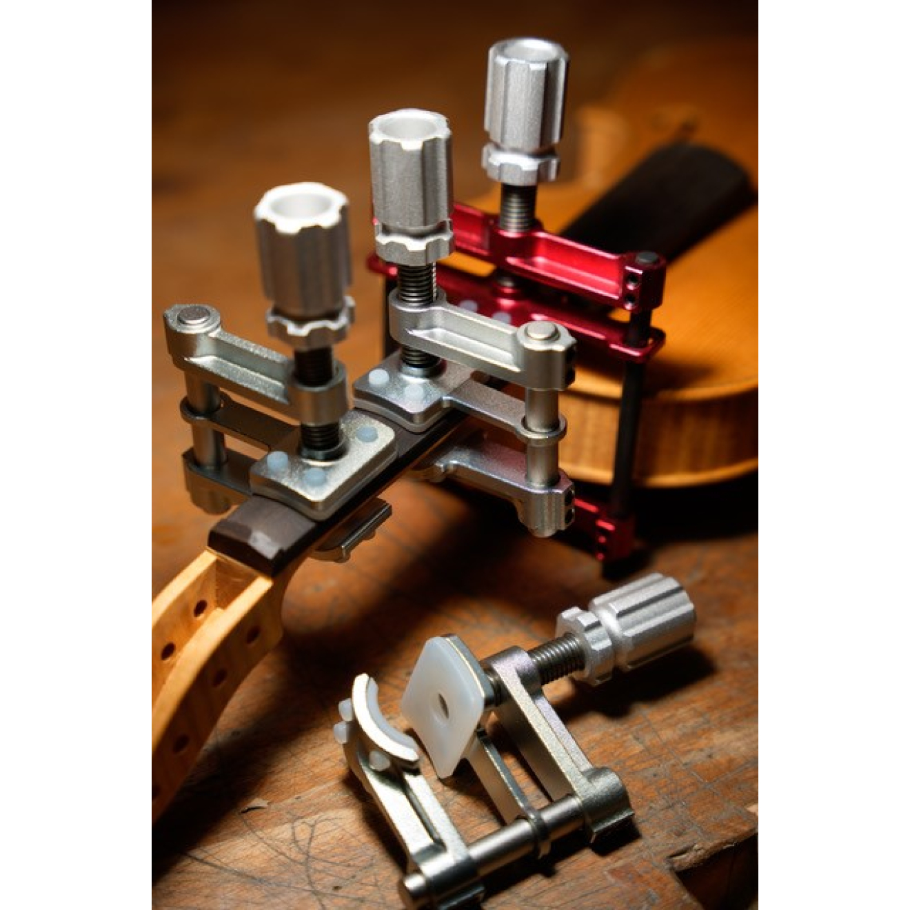 CAG Zuleimschraube für Halsfuss Violine & Viola (rot)